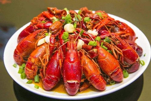 小龍蝦價(jià)格腰斬,養(yǎng)殖戶哭了,賣(mài)小龍蝦調(diào)料的經(jīng)銷商笑了